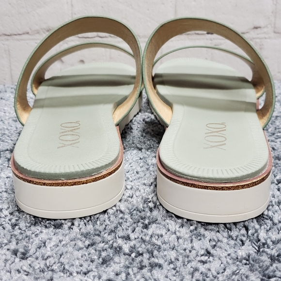 XOXO - Picture 3 of 7